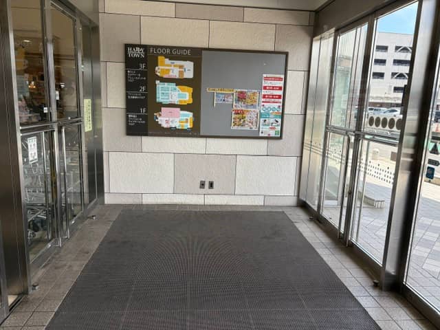 正面風除室 各種プロモーション、会員獲得イベントに最適な屋内催事イベントスペース